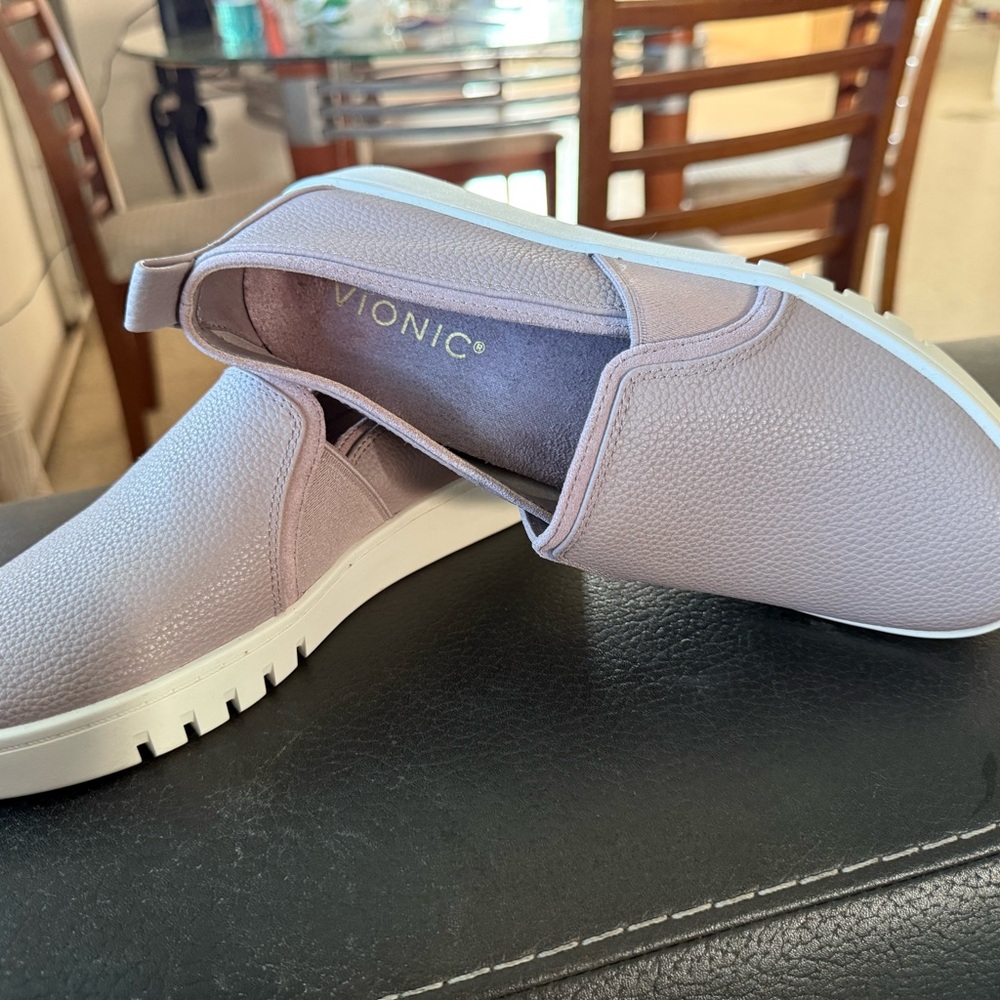 Vionic Women's Light Purple Slip-On Loafers